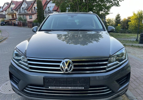 Volkswagen Touareg cena 79900 przebieg: 250000, rok produkcji 2015 z Trzebnica małe 631